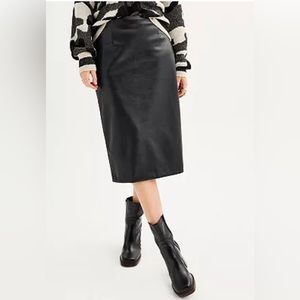 NWT- Women's Nine West Faux Leather Pencil Skirt